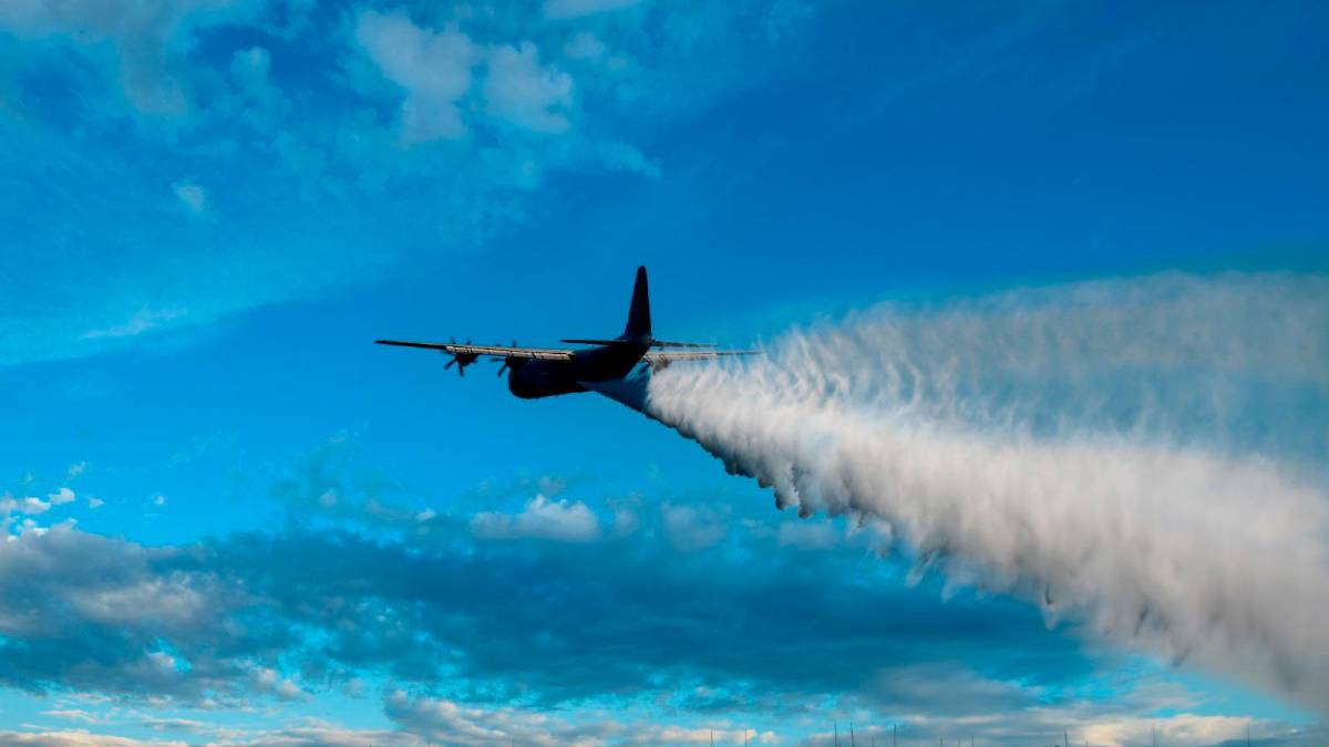 Siembran nubes para hacer llover y combatir sequía en Irán