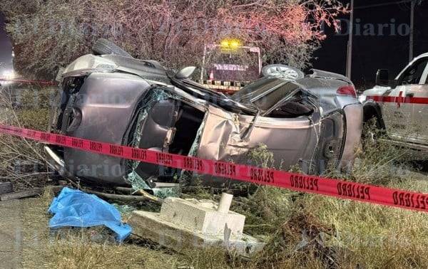 Mujer muere en fuerte volcadura al sur de la ciudad
