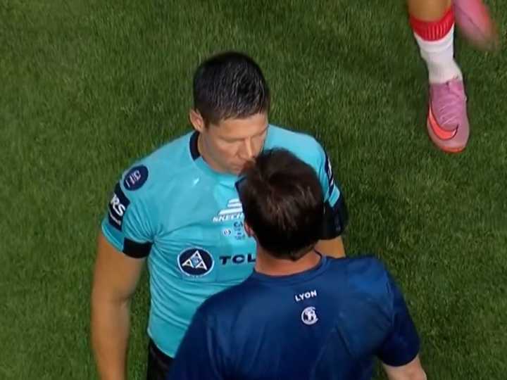 Berti se cruzó con López Muñóz, el árbitro Ramírez lo expulsó de la final de la Copa Argentina y terminaron en un picante cara a cara: "Vos sos un botón"