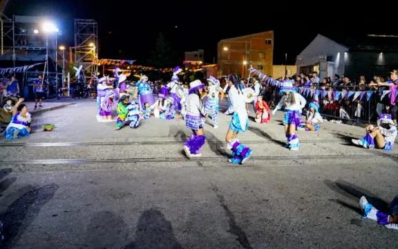 Zapala convoca a murgas y comparsas para planificar el Corso de la Ciudad 2026