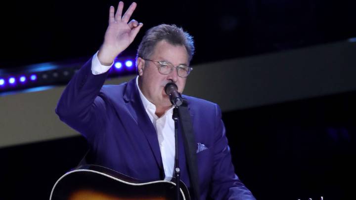Vince Gill to be honoured with lifetime achievement award