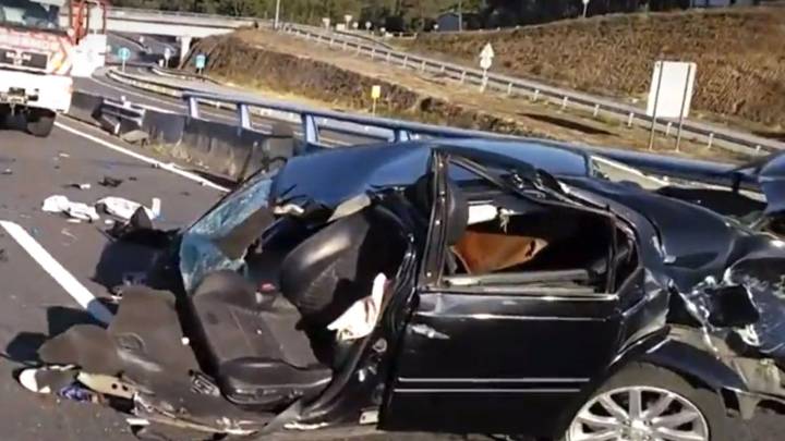 Dos muertos y dos heridos graves en una colisión entre un camión y un coche