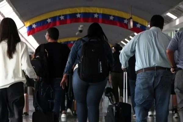 Declara Trump 'cerrado' espacio aéreo venezolano