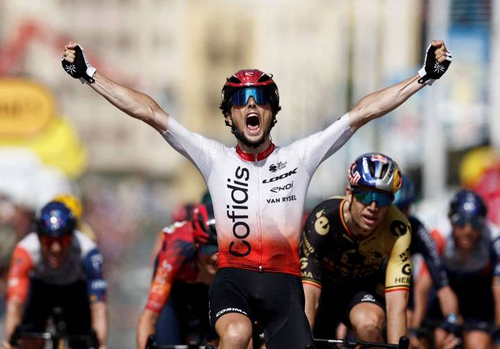 Tras lograr estar a rueda de Pogacar y pensar en el retiro, ficha para equipo de Youtubers