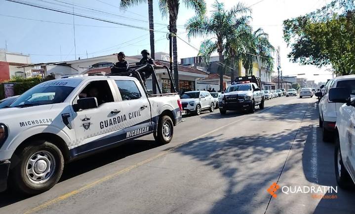 Así esperan la llegada del cuerpo de Carlos Manzo a funeraria en Uruapan