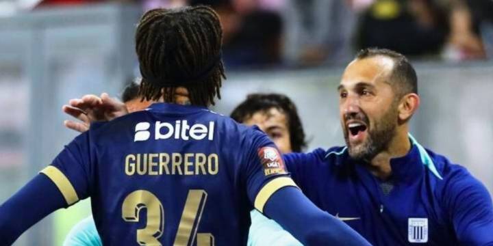 Paolo Guerrero evitó referirse sobre la continuidad de Hernán Barcos en Alianza Lima: “Eso es tema de él. Yo te hablo por mí”