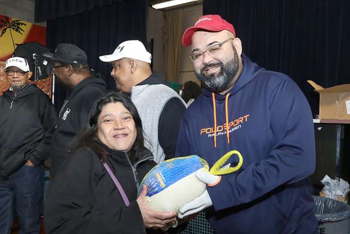 Gomez’s annual Turkey Drive seeks to feed over 1,000 families this Thanksgiving