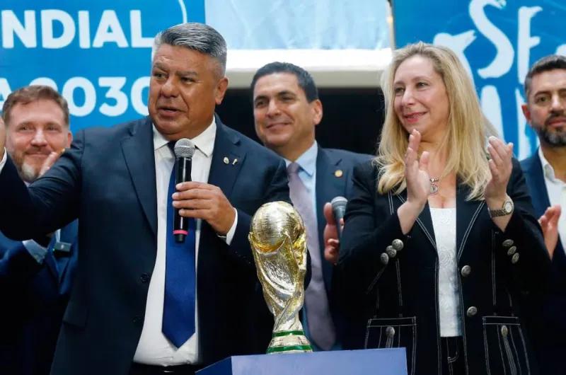 El Gobierno evalúa los próximos pasos en su disputa con "Chiqui" Tapia