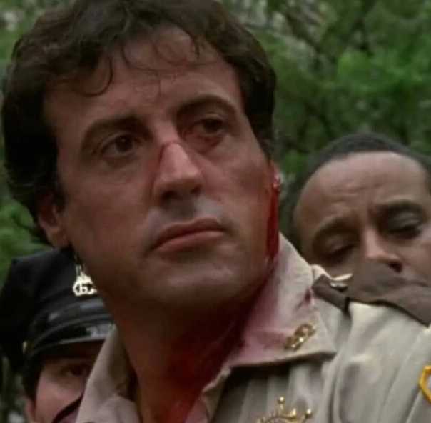Hoy en streaming, una de las mejores películas de Sylvester Stallone, donde la acción se convierte en un cruel neo