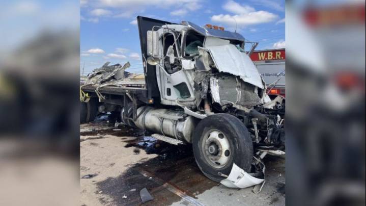 Three injured in West Baton Rouge Parish crash