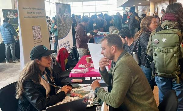 Chubut fortalece el Turismo de Aventura con presencia en la Cumbre Mundial realizada en Chile