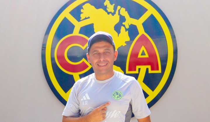 Ángel Villacampa reconoce la presión que vive en América Femenil por un título: “Desde que firmé supe que era así”