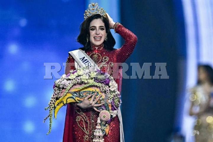 Gana mexicana  Fátima Bosch  Miss Universe