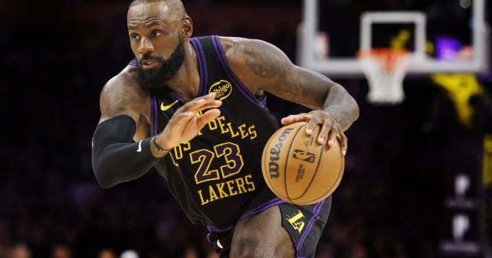 LeBron James shows he's ready to do whatever it takes to help Lakers