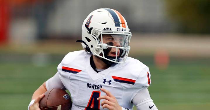 Kendall County football notebook: Drew Kleinhans savoring Oswego quarterfinal run with his dad, the team’s OC