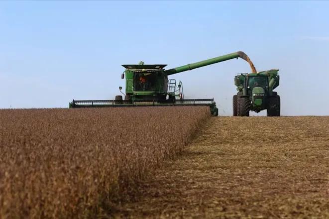 Soja para arriba y tasas para abajo: La economía recibe más viento de cola y crece la expectativa para 2026