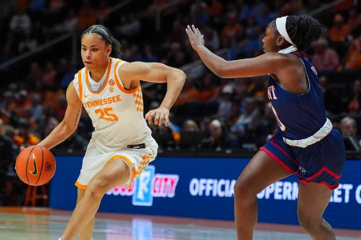 Deadspin | Women's Top 25 roundup: No. 12 Tennessee ekes past Belmont