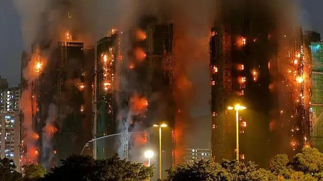 El incendio de Hong Kong, uno de los más graves de este siglo