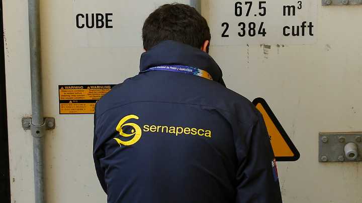 Funcionario de Sernapesca fue detenido en un peaje por transportar marihuana y cocaína