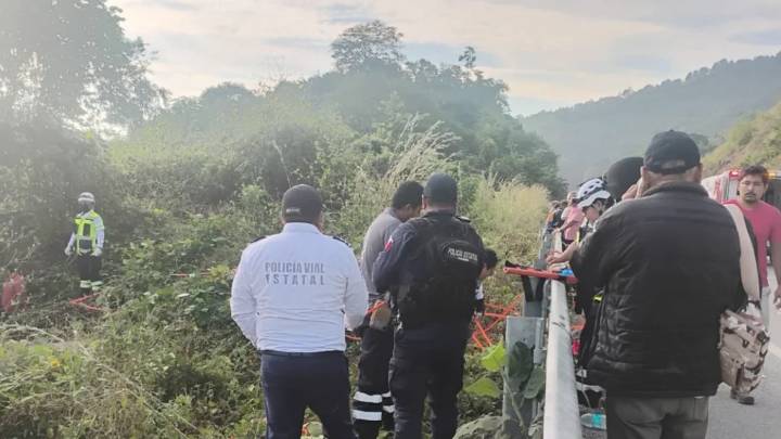 Choque en Supercarretera de Oaxaca deja al menos a 3 muertos y 10 heridos