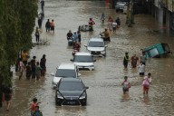 Death toll from Southeast Asia floods tops 300 as recovery operations step up