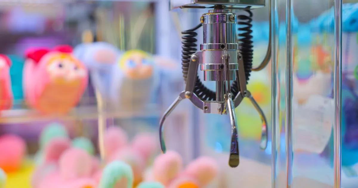 'God tier' claw machine swinging strategy could guarantee you win every time