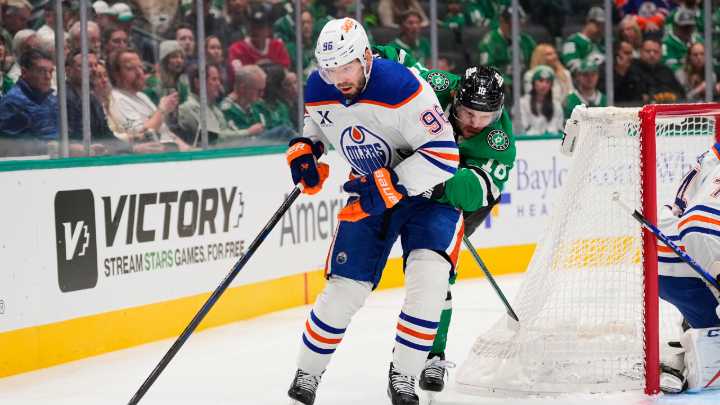 Oilers blow two-goal lead in shootout loss to Stars