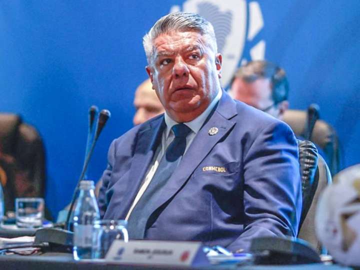 Conmebol ratificó al Chiqui Tapia como representante ante la FIFA en medio de polémica
