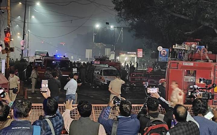 8 Killed In Blast Near Red Fort