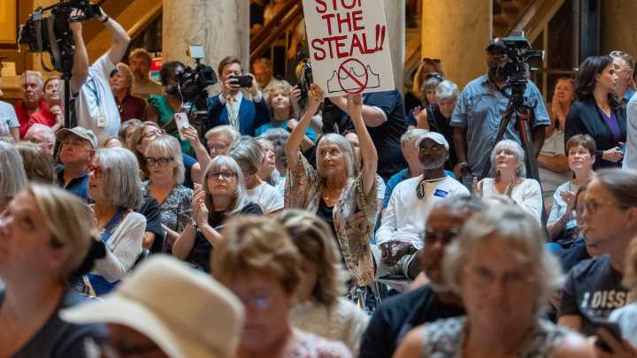 Indiana Republicans let Trump bully them into redistricting