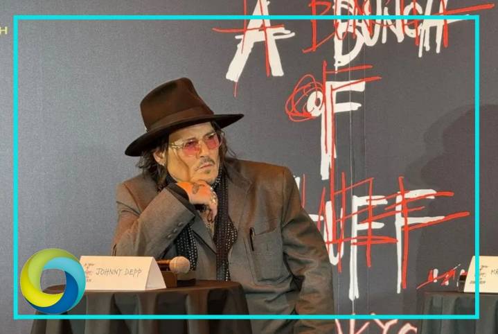 Johnny Depp lleva a Tokio su caótico arte en el debut internacional de ‘A montón de cosas’