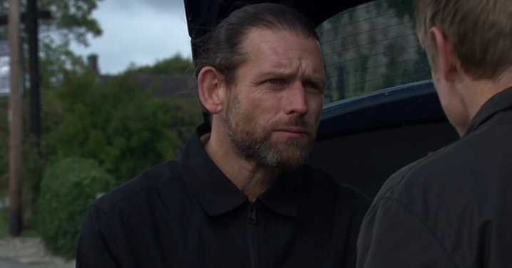 Emmerdale star Kev's secret Corrie connection 'unveiled' in huge crossover twist