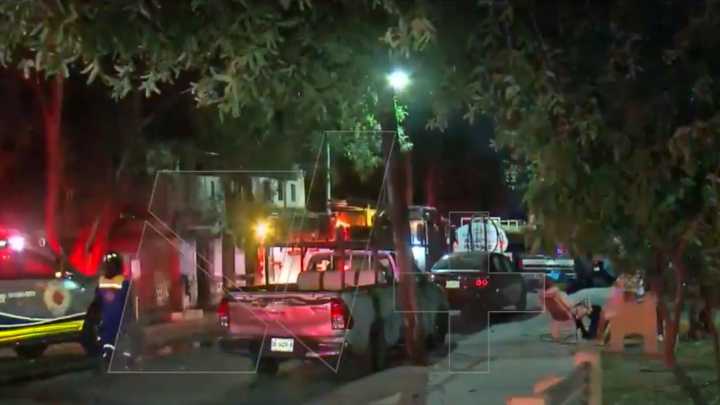 Rescatan a Familia de Incendio Originado por Altar de Muertos en Casa de San Nicolás, Nuevo León