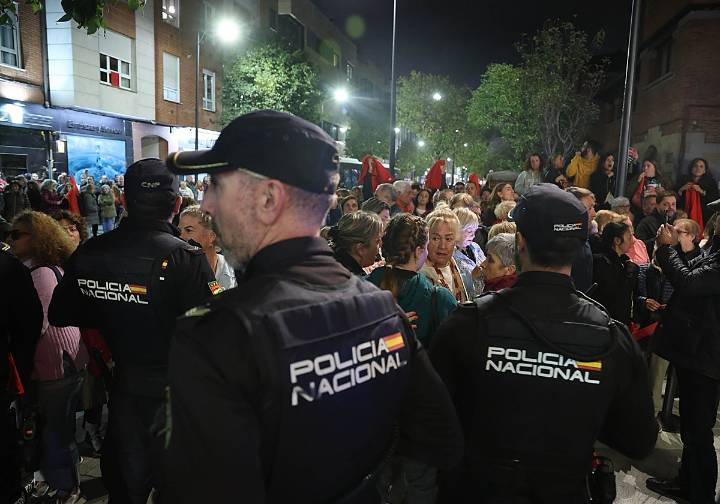 La alcaldesa de Gijón asume la responsabilidad de buscar «una solución de consenso» para trasladar el Albergue Covadonga