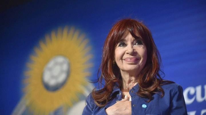 ANSES notificó a CFK para que devuelva el dinero que percibió por su jubilación y su pensión