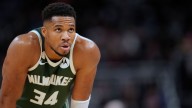 Bucks' Antetokounmpo returns from strained groin vs. Knicks