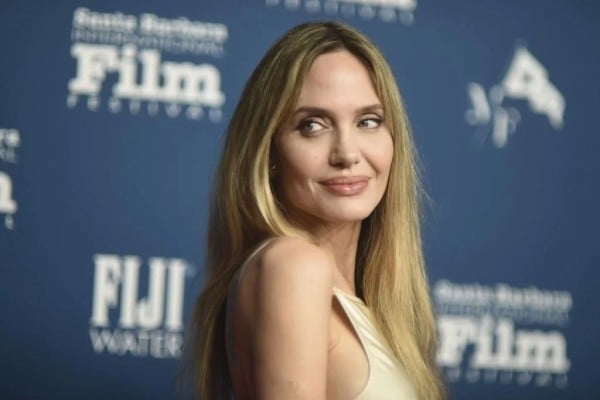 Sorprende Angelina Jolie con visita a hospitales en Ucrania