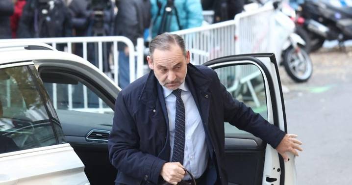 Ábalos sostiene que no tiene ni dinero ni a dónde ir, y que la petición de cárcel de la Fiscalía es una decisión «política»