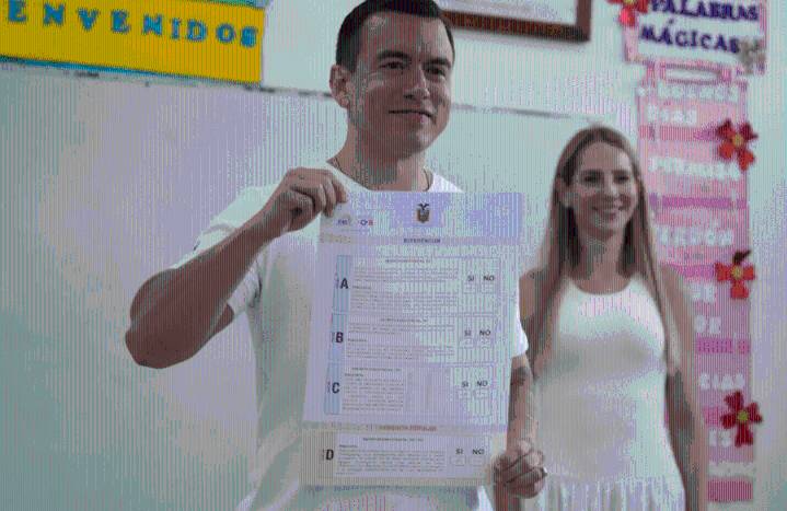 Ecuador rechazó en referendo las propuestas de bases militares extranjeras y una Constituyente