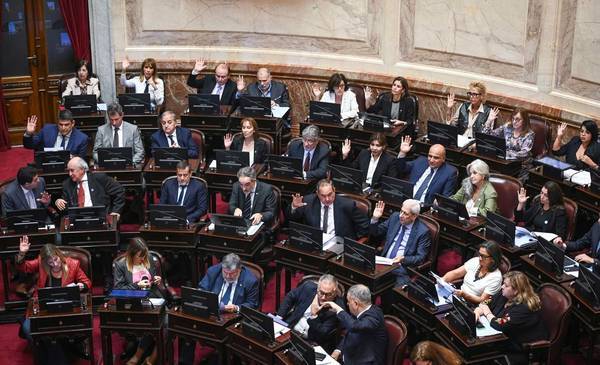 UP se despide de la mayoría en el Senado y no tendrá última sesión