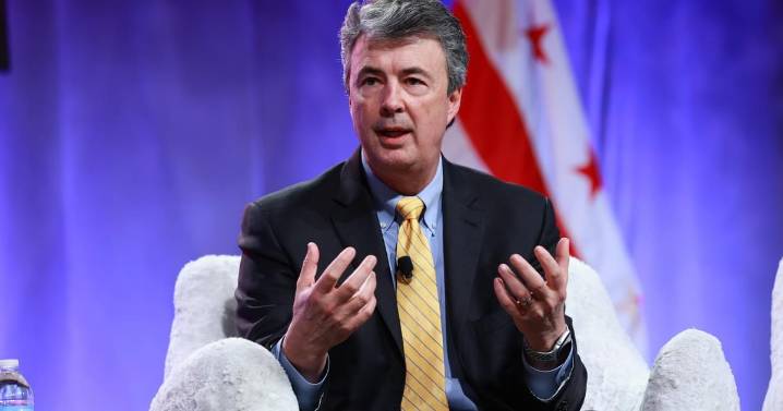 AG Marshall urges Congress to codify law barring men from women's sports ahead of 2028 Olympics