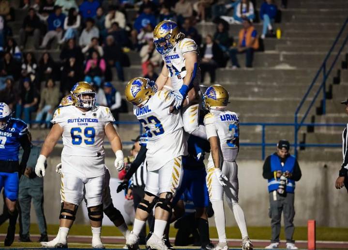 Cierran regios con victorias