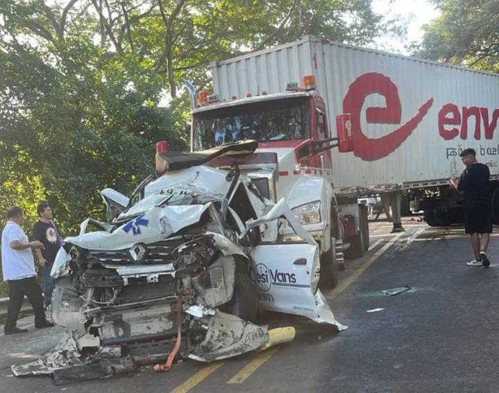 Fuerte accidente entre Ríofrio y Varela dejó varios heridos