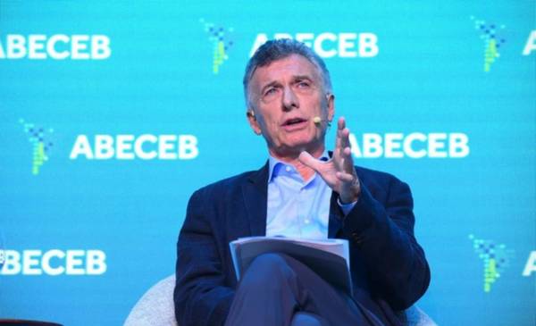 Sin nombrarlo, Macri hizo severas críticas a los presidentes como Milei