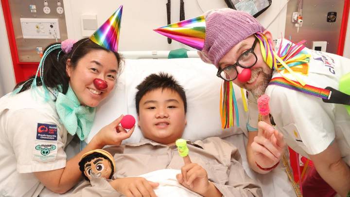 25 years since clown doctors donned the red nose in WA to bring joy to sick kids in hospital