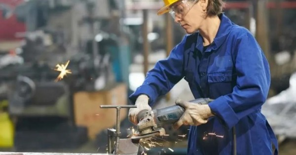 ¿Qué es el "blanqueo laboral a costo cero" que impulsa el Gobierno?
