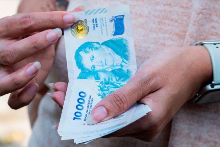 El Gobierno convocó una reunión para actualizar el Salario Mínimo, Vital y Móvil