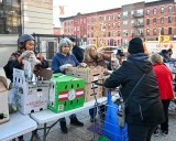 A helping hand: Brooklynites mobilize to support families hit by SNAP funding freeze • Brooklyn Paper