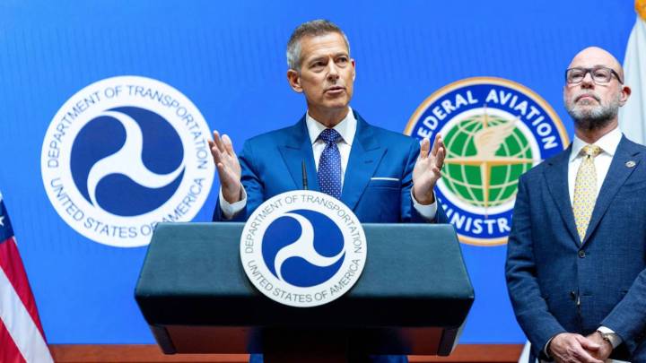 Trump Admin to Cut 10 Percent of Flights Amid Government Shutdown