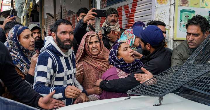 Nowgam blast: Experts, leaders question storage of 3,000 kg explosives in residential police station